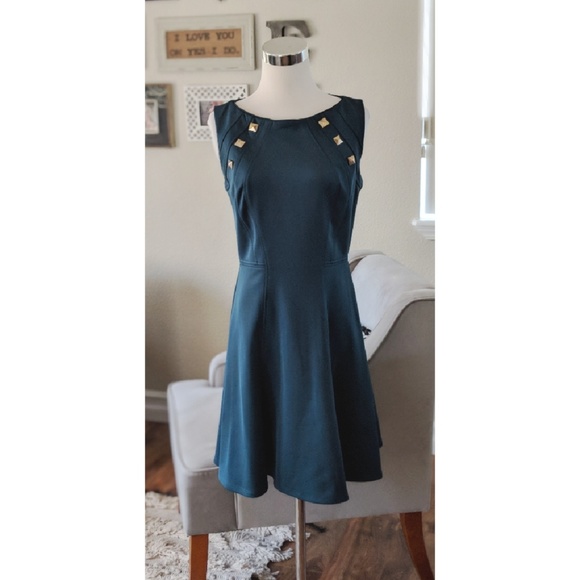 Vince Camuto Dresses & Skirts - Vince Camuto fit and flare gold stud dress